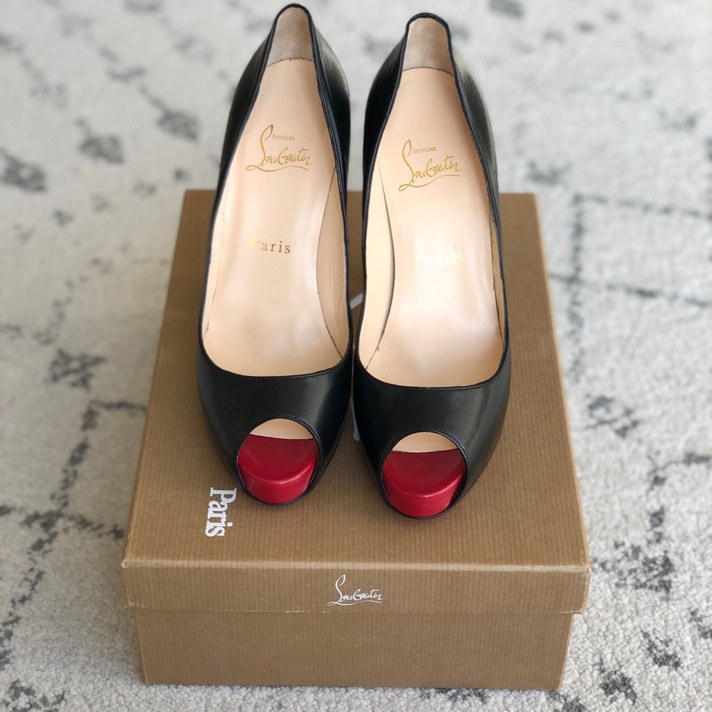 👠Christian Louboutin Very Prive Black Heels Pumps Shoes Size 37.5 7.5